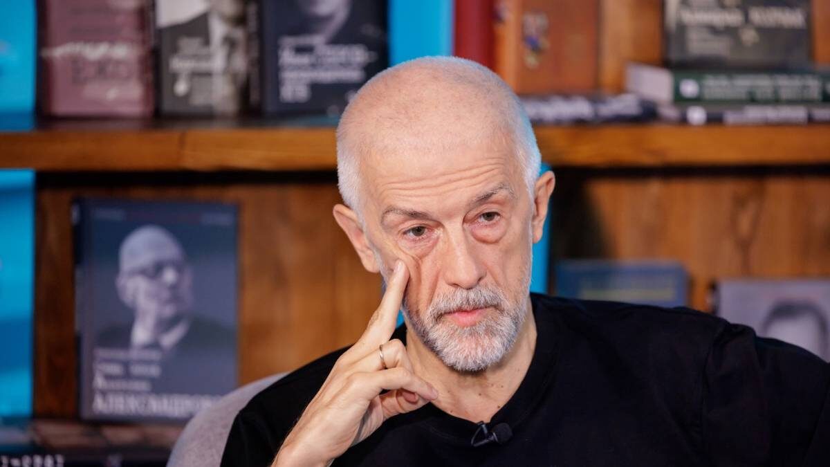    Режиссер и продюсер Эдуард Бояков уже в 11-й раз организовывает семейный фестиваль «Традиция», объединяющий разные поколения / Фото: Дмитрий Дубинский / Вечерняя Москва