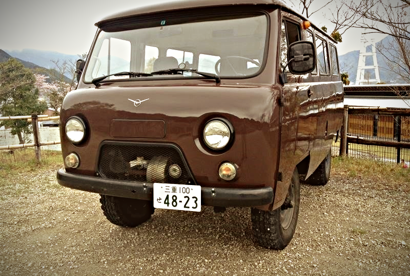 Японцы платят 4 миллиона за советский УАЗ: что не так с их Land Cruiser и Nissan Patrol
