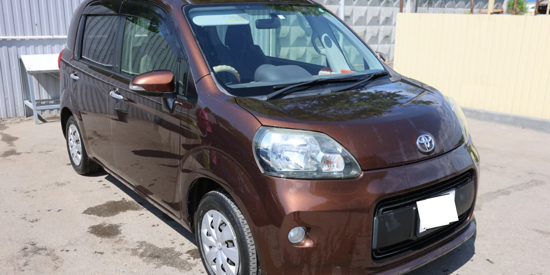Toyota Porte с пробегом всего 47 тысяч километров и понял, почему владельцы не хотят с ней расставаться