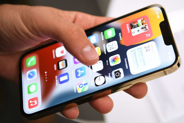 Самый дешевый iPhone 13 стоит 79 990 руб. / Рамиль Ситдиков/РИА «Новости»   📷
