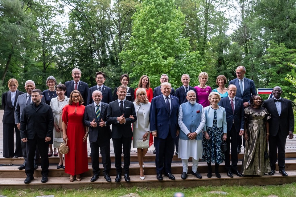    Politico: тема переговоров с Россией разделила лидеров ЕС на два лагеря. Фото: Michael Kappeler/GLOBAL LOOK PRESS