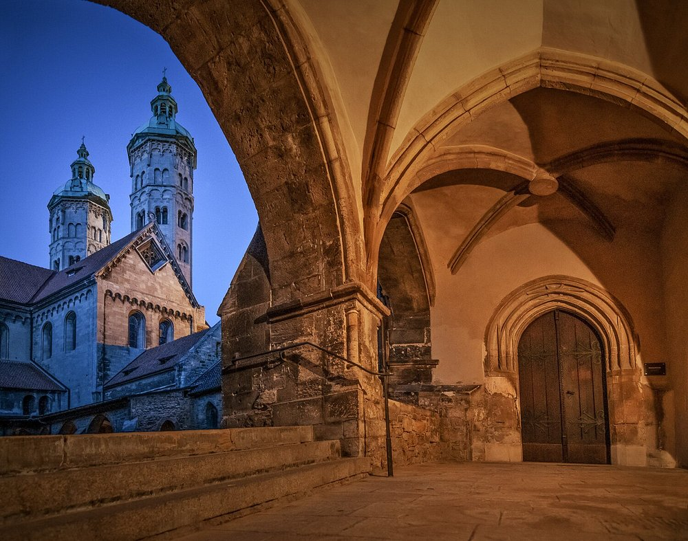 Наумбургский собор https://www.tripadvisor.com/Attraction_Review-g642142-d207219-Reviews-Naumburg_Cathedral_UNESCO_World_Heritage-Naumburg_Saxony_Anhalt.html