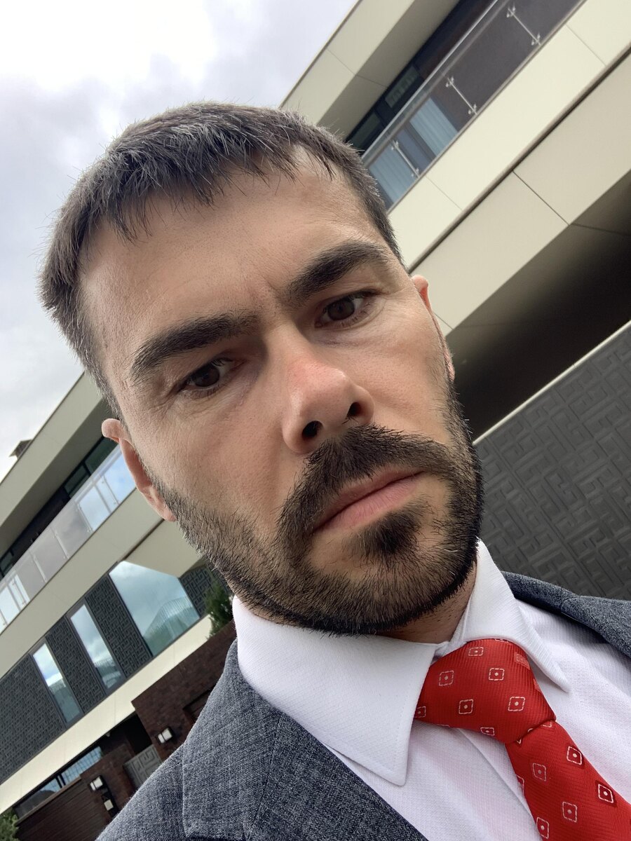 Инженер не продаётся. Он ждёт разрешения.