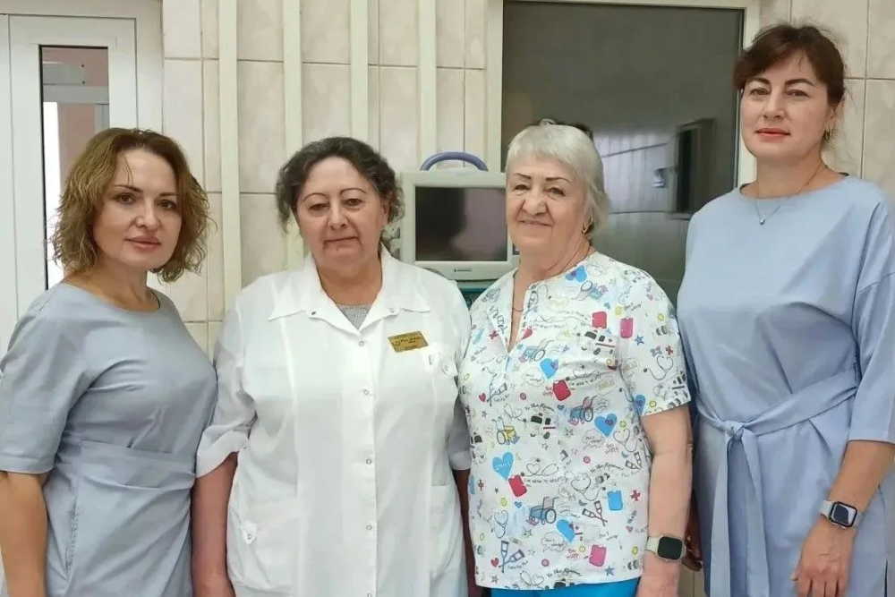    Женская команда врачей спасла пациентку с ножевым ранением сердца и легкого. / Министерство здравоохранения Иркутской области