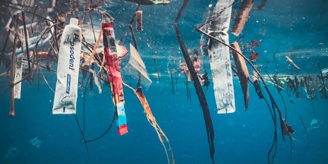 Ученые нашли способ разрушать «вечные химикаты» PFAS — с помощью ультрафиолета и без реагентов
