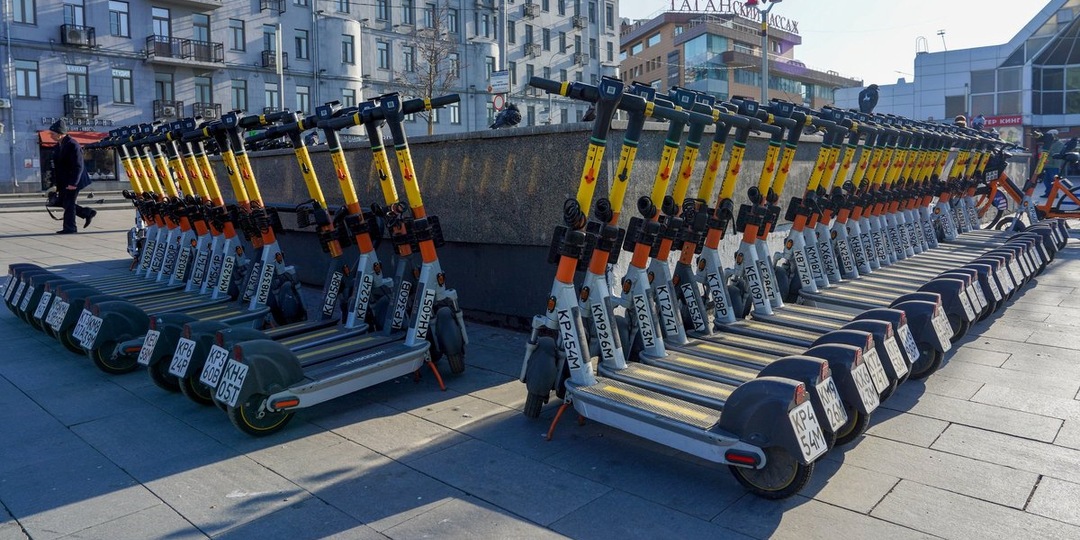Более 140 тысяч пользователей самокатов прошли дополнительную проверку возраста с помощью фотоконтроля