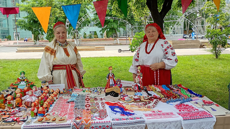 Воронежские мастерицы представили культурное наследие нашего региона в Дагестане