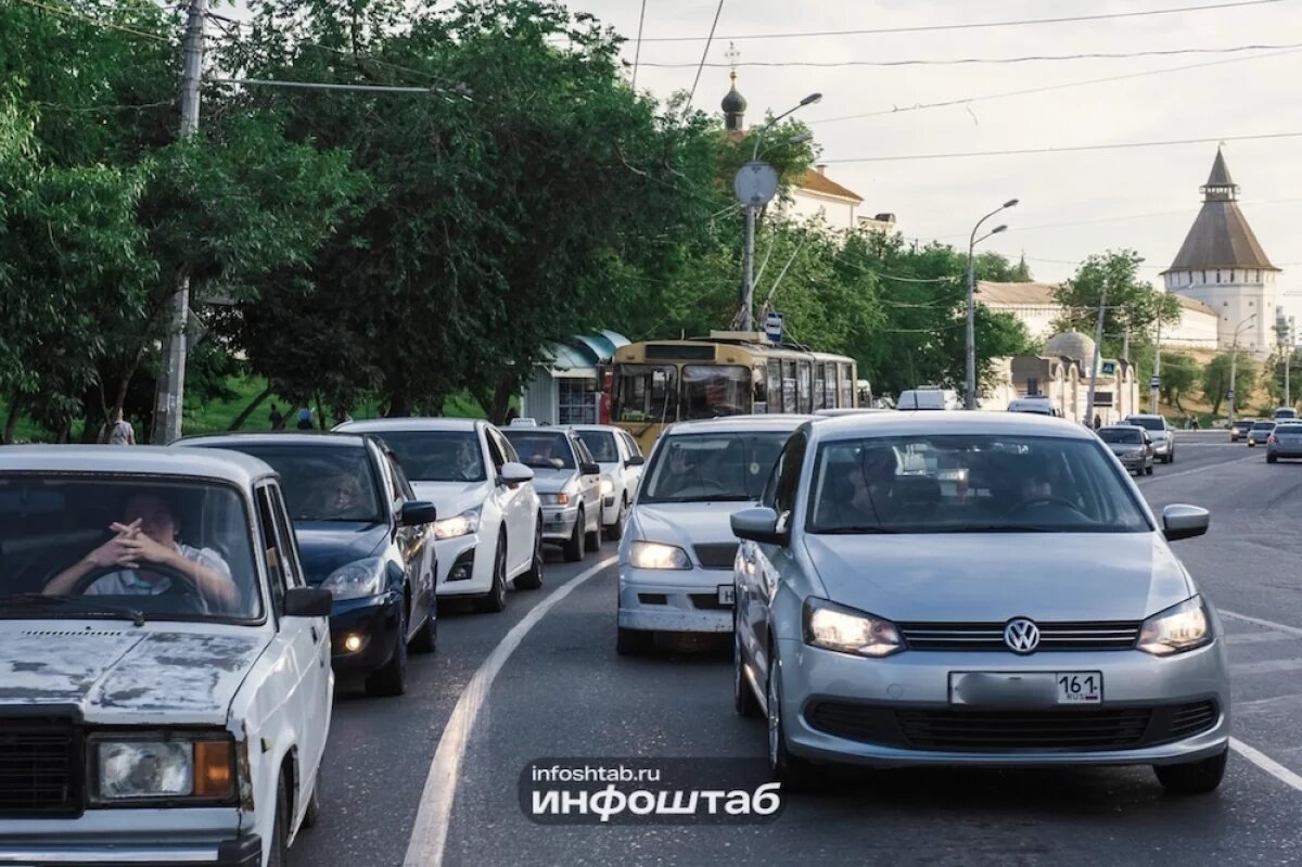    Экс-глава астраханской птицефабрики отремонтировал чужое авто за счет фирмы