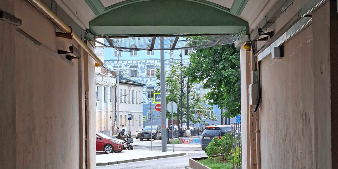 Москва. Улица трёх режиссёров и мемориальные доски в их честь