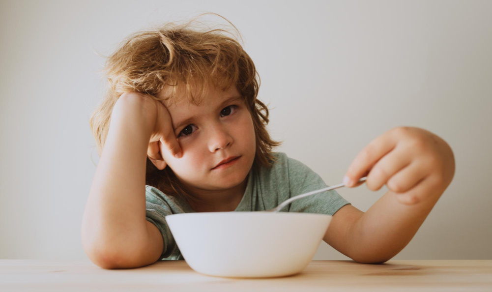 источник: https://www.magnific.com/premium-photo/little-discontented-boy-does-want-eat-pasta-with-cutlet-little-boy-does-want-eat_38393231.htm