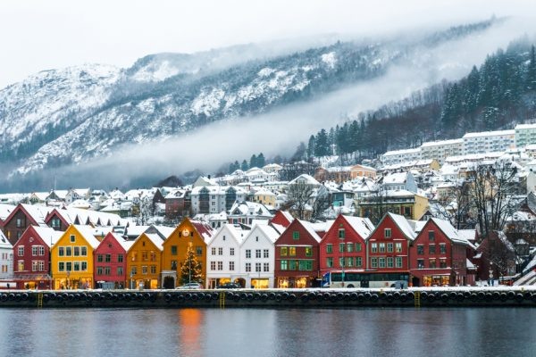 Берген. https://www.msccruise.ru/luxury/ports/1764