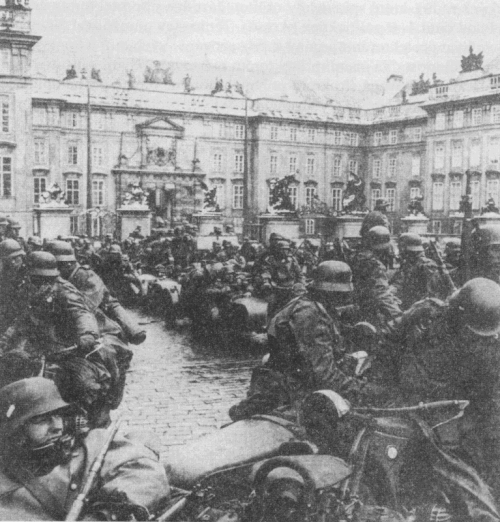 Весной 1939 года немецкие войска вошли в Прагу: после этого версия о последней уступке уже не работала.