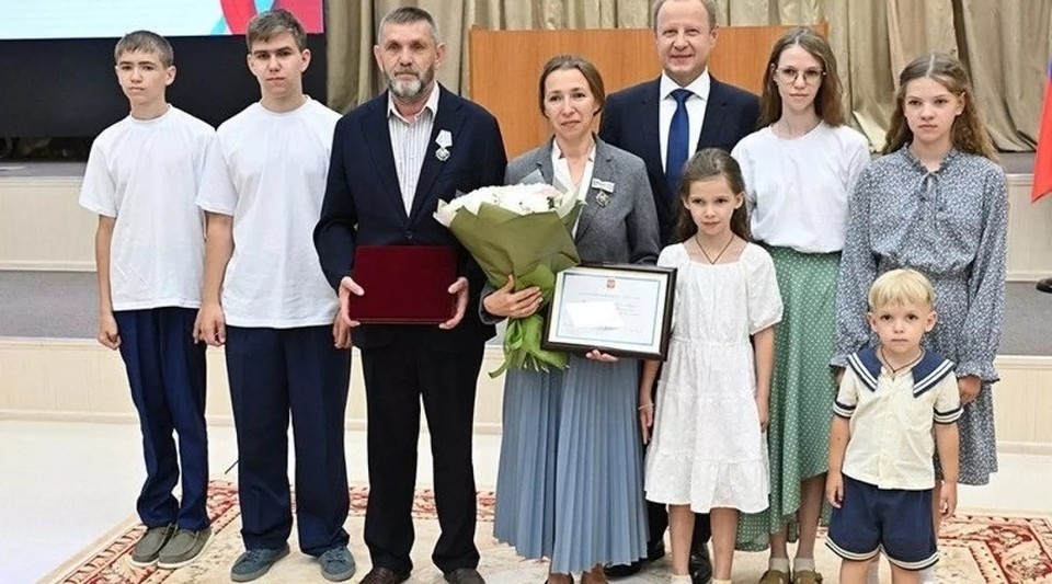    Семья Мироненко пресс-службы правительства Алтайского края
