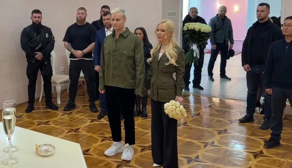 Соцсети. Певец Шаман и Екатерина Мизулина женятся