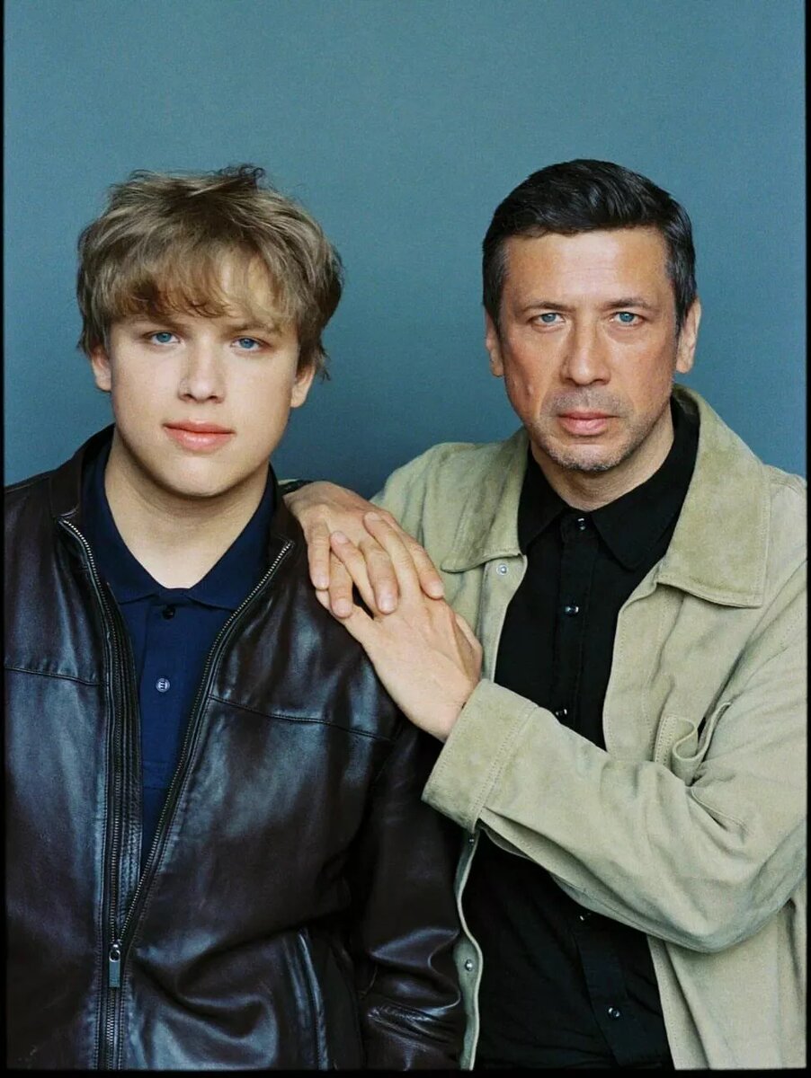 Андрей Мерзликин с сыном📷
