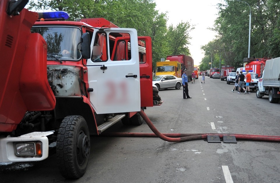    К утру от горевшего здания почти ничего не осталось. Иван ВИСЛОВ