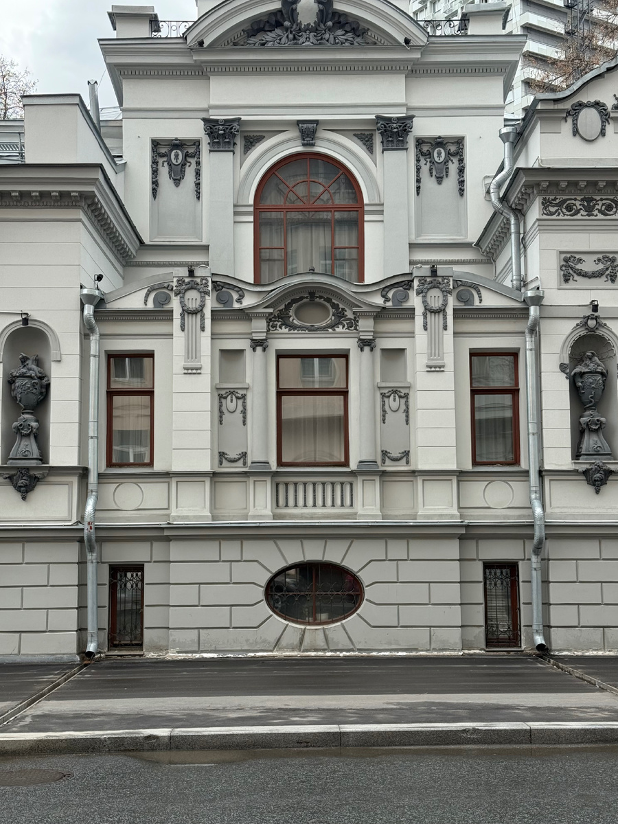 Фото автора канала. Городская усадьба А.А. Казакова – Е.Д.Дункер, XVIII в. – XX в., архитектор И.С.Кузнецов, инженер К.Г. Дункер.