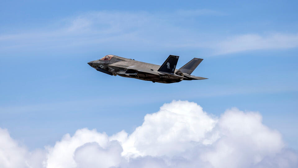     Американские истребители F-35B впервые направили к границам России Zuma/TASS