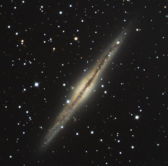 Спиральная галактика NGC891 в созвездии Андромеда