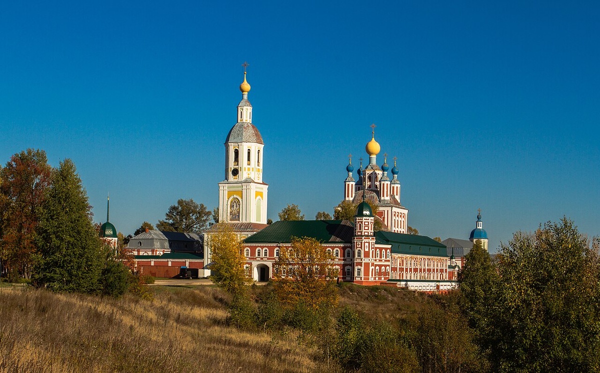 Рождество-Богородичный Санакса́рский монастырь — мужской монастырь в Краснослободской епархии Русской православной церкви, расположенный в посёлке Санаксарь, Темниковского района Республики Мордовия