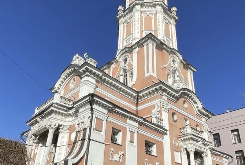Шифр Петровского барокко: Небесный держатель Меншиковой башни