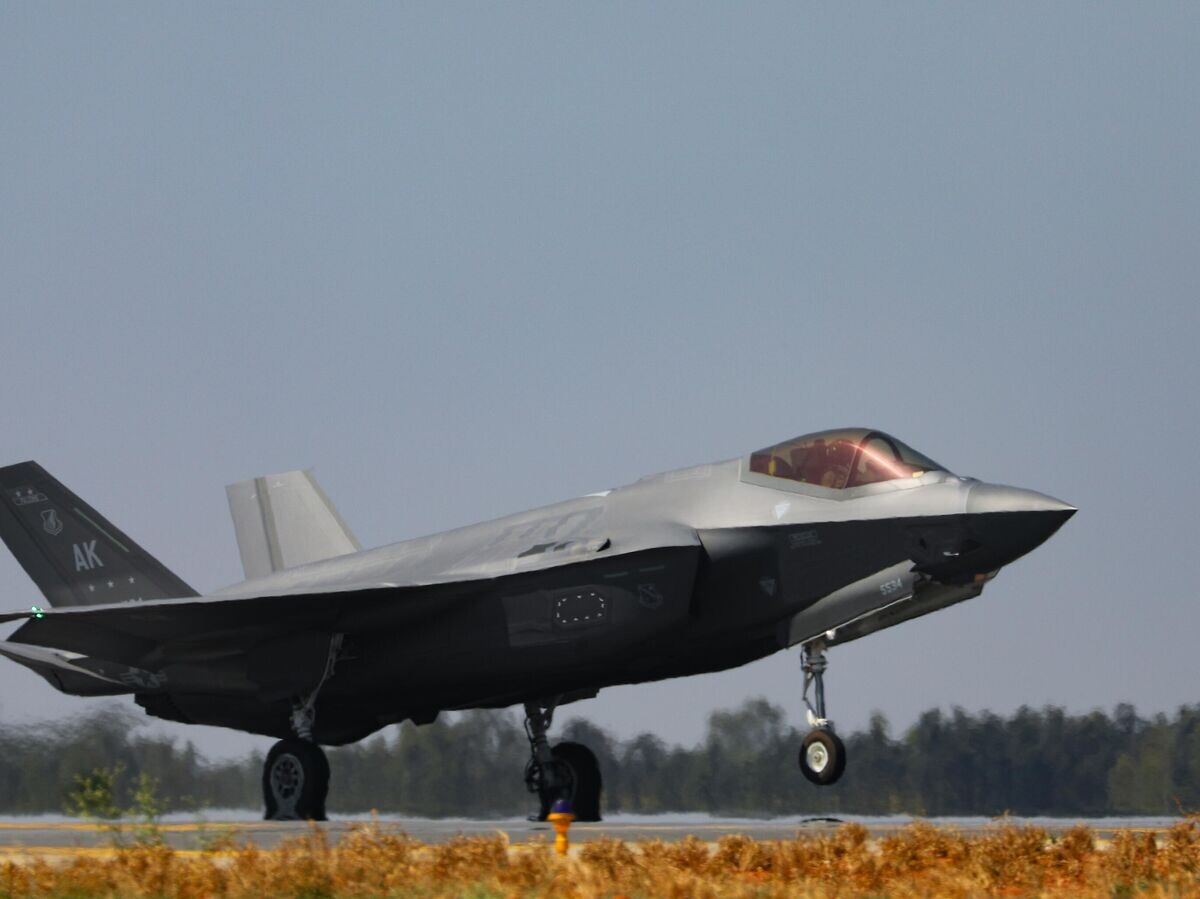    Истребитель-бомбардировщик F-35© РИА Новости . Нина Падалко