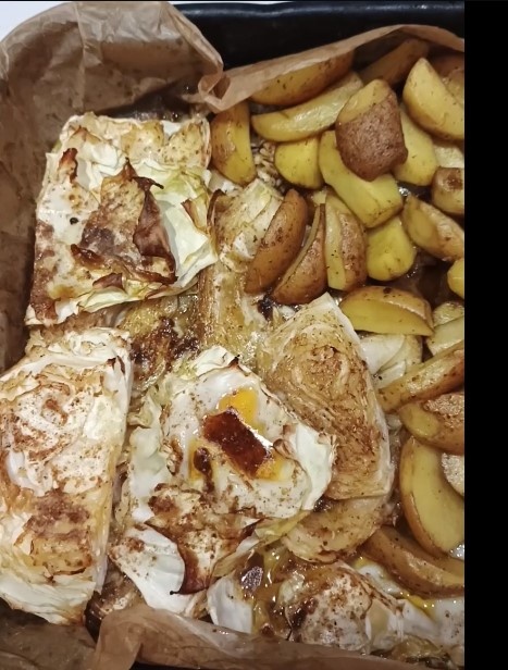 Восторг из духовки / запеченная картошка по-деревенски с капустой . из личного архива