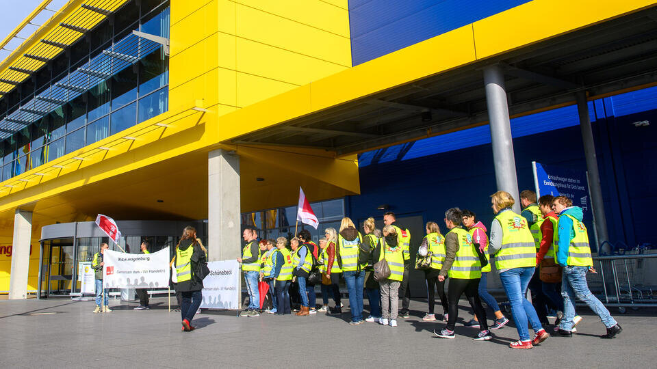     Сотрудники IKEA начали общенациональную забастовку в Германии Klaus-Dietmar Gabbert/dpa/picture-alliance/TASS