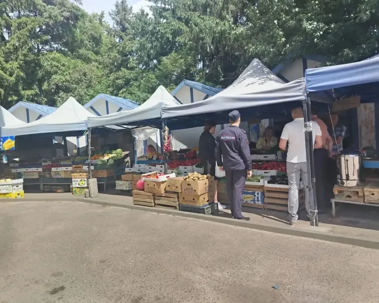     В Сеймском округе Курска организовали незаконную ярмарку