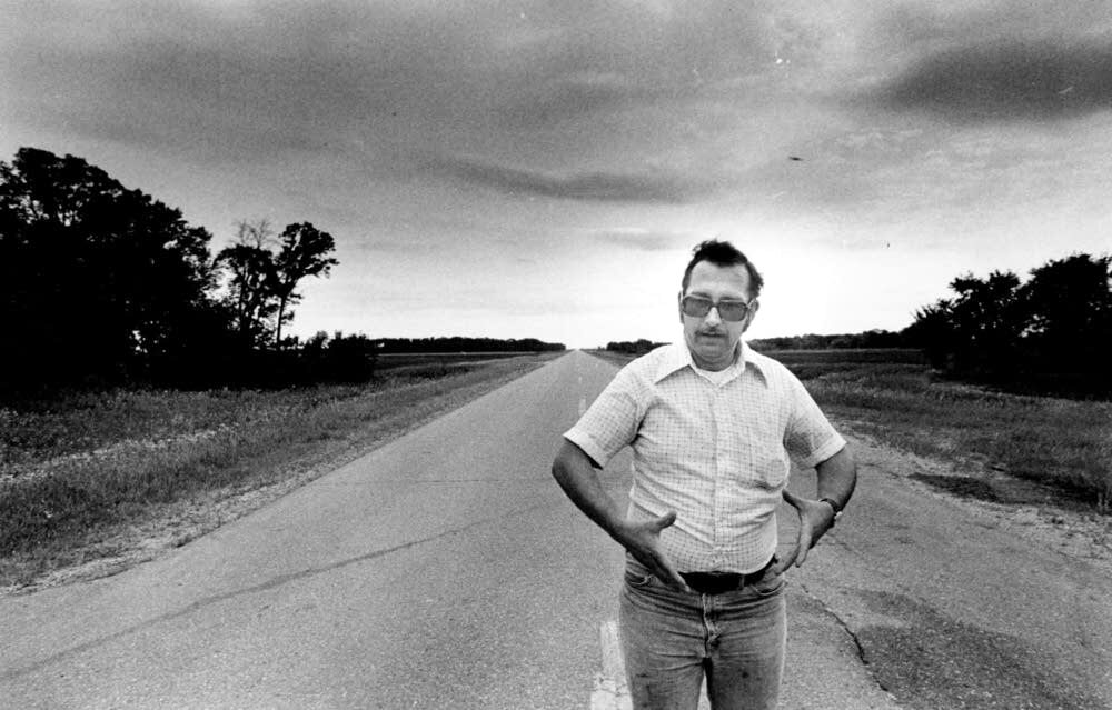 Вэл Джонсон    https://www.mprnews.org/story/2015/08/26/minnesota-deputy-squad-car-ufo-mystery?utm_medium=organic&utm_source=yandexsmartcamera