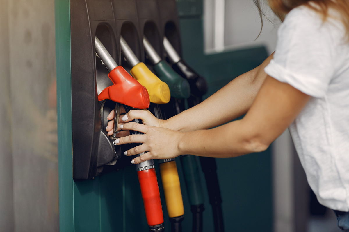     Сколько стоит бензин в разных странах? Цены вас удивят