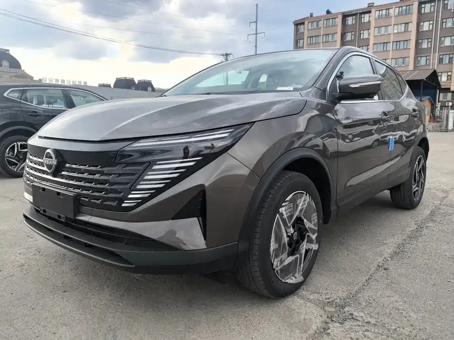Nissan Qashqai 2.0L CVT XV+ Leading Edition