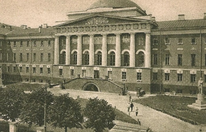 Московский университет 19 века.