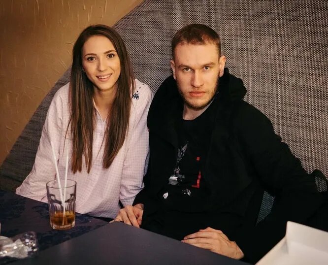   Надя и Игорь ДжабраиловыСоцсети Нади Джабраиловой