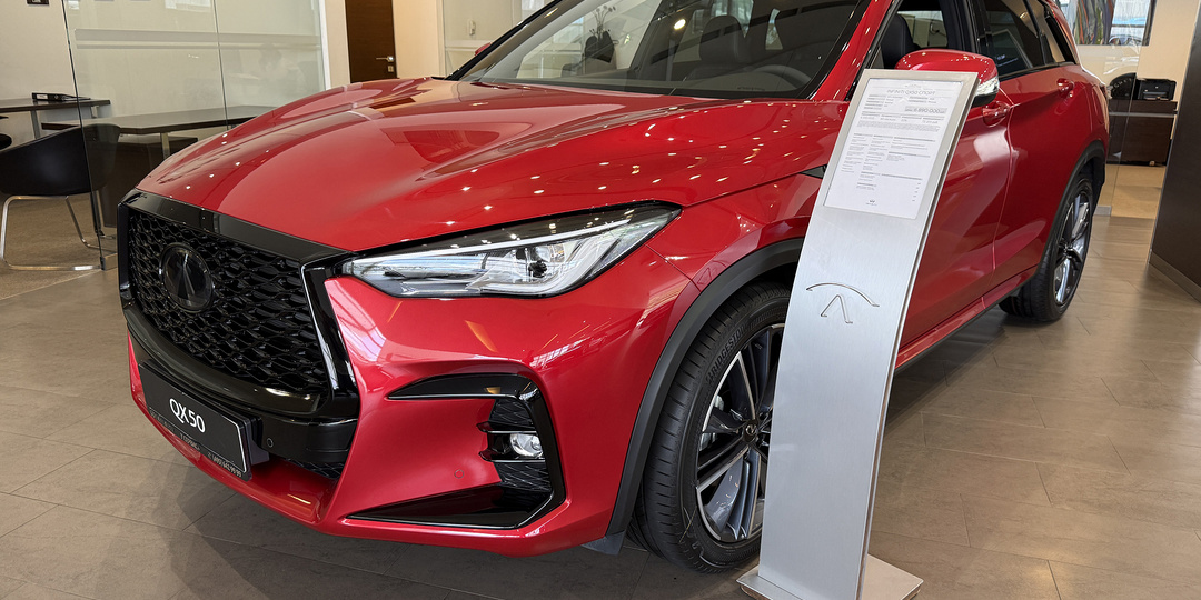 Зашёл к официальному дилеру Infiniti в России: показываю модельный ряд и цены
