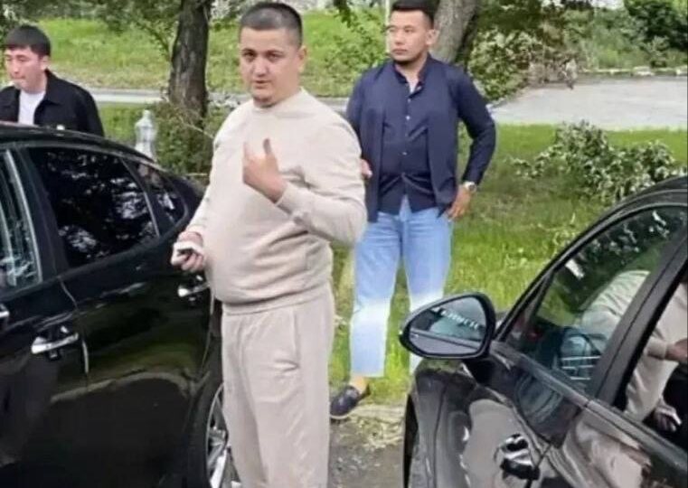 В Екатеринбурге мигранты из Средней Азии напали на женщину возле этнического кафе “Дияр” из-за замечания.