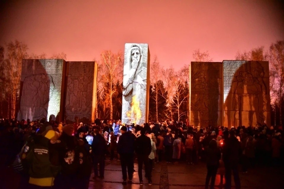    В Новосибирске пройдет световое шоу в память о жертвах ВОВ. Влад КОМЯКОВ, Архив «КП»