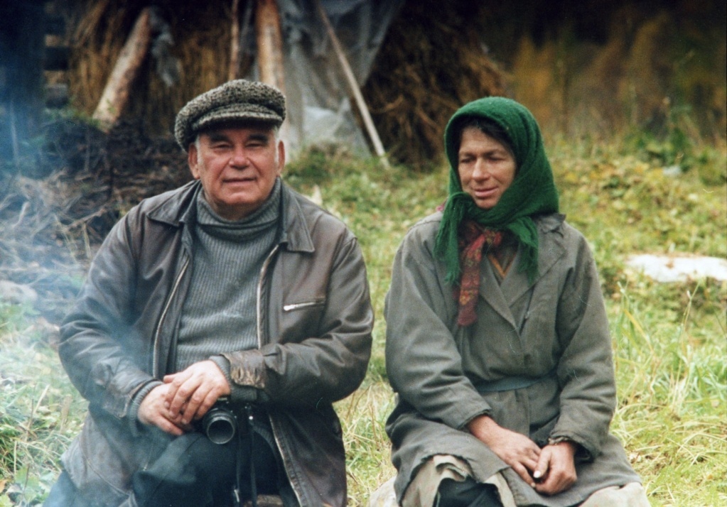 Василий Песков в гостях у таёжных отшельников. Фото Яндекс.Картинки. 