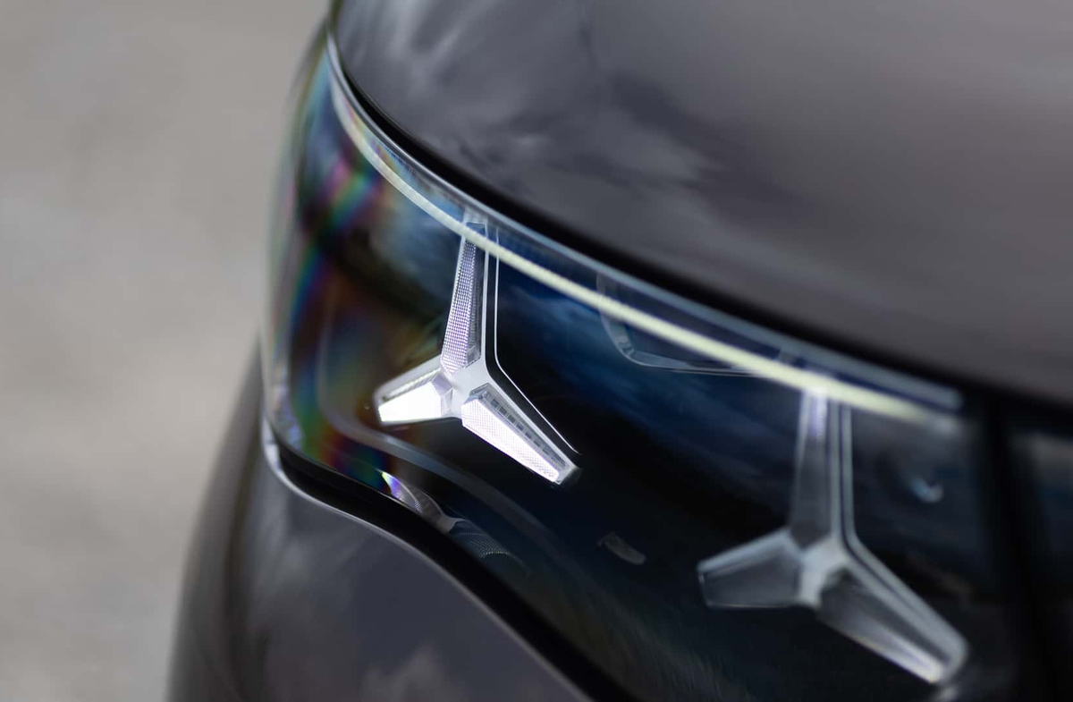 Новая светодиодная оптика Mercedes-Benz VLE
