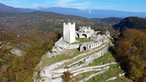 Анакопийская крепость.фото с сайта dzen.ru