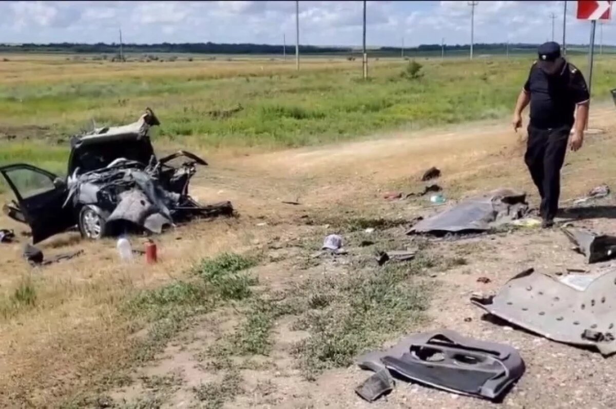    Шестеро погибли, двое пострадали в жутком ДТП в Саратовской области