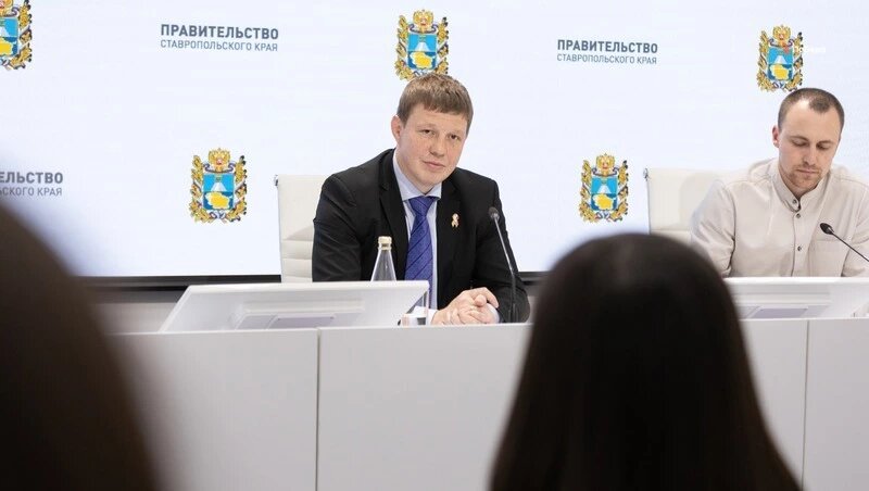    Иван Нифонтов ответил на вопросы журналистов в РИЦ Ставрополья на площадке СтГАУ Фото: Валерия Алтухова / / ИА «Победа26»