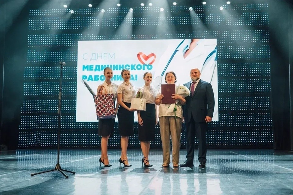    На концерте в ДНР ко Дню медработника побывал замминистра здравоохранения России. Фото: МАКС/Масников