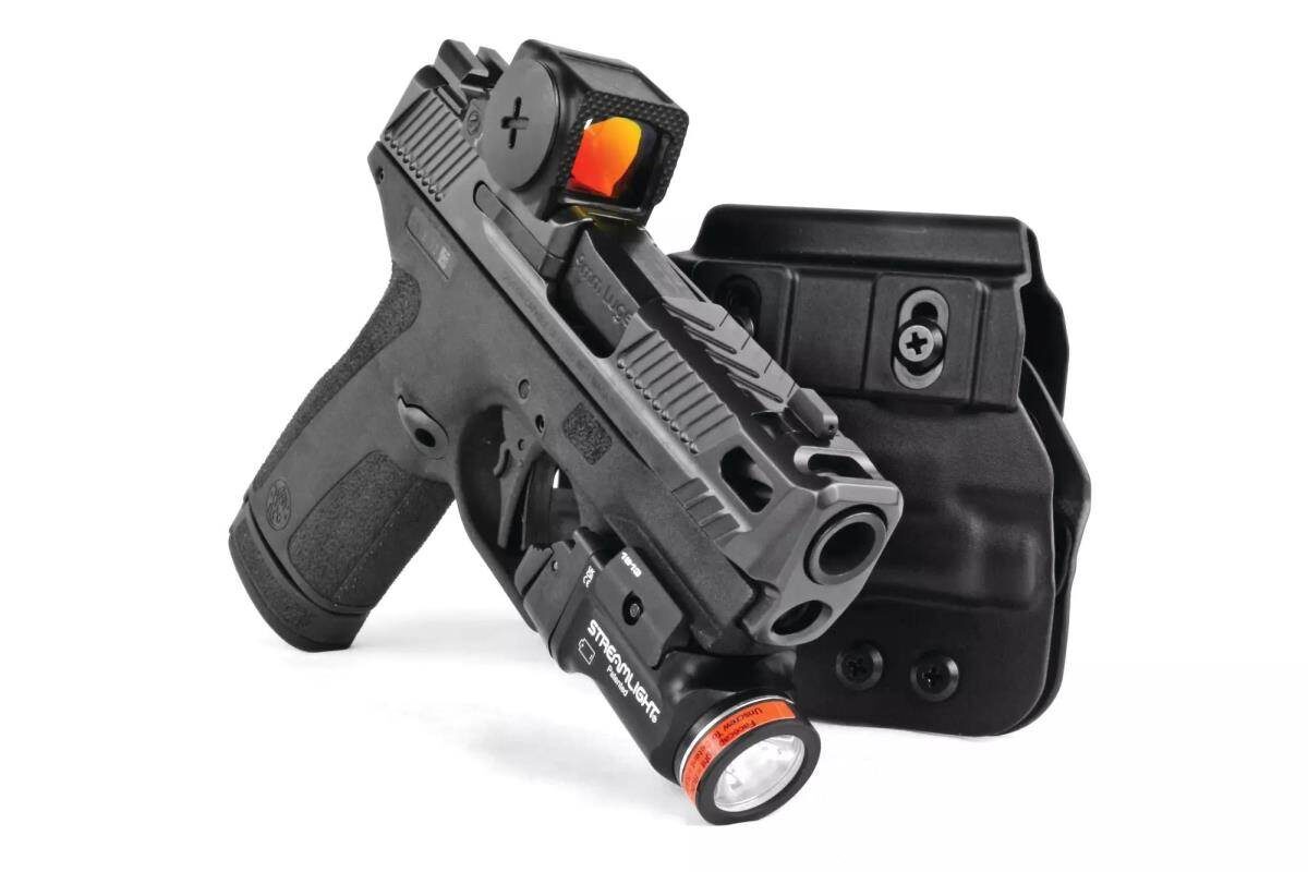 Smith & Wesson M&P Shield X Carry Comp значительно удобнее в использовании, чем можно было бы ожидать, учитывая его компактные габариты.