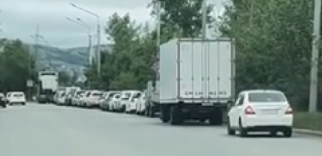 В соседнем с Иркутской областью Забайкальском крае очереди на заправках: АЗС ввели лимиты на бензин из-за нехватки топлива