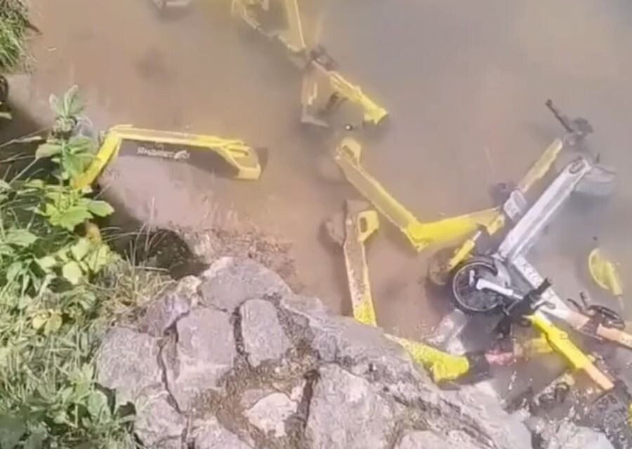     / Источник: Кадр из видео