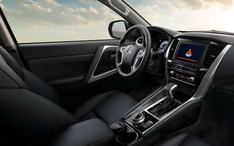 Интерьер Mitsubishi Pajero Sport📷
