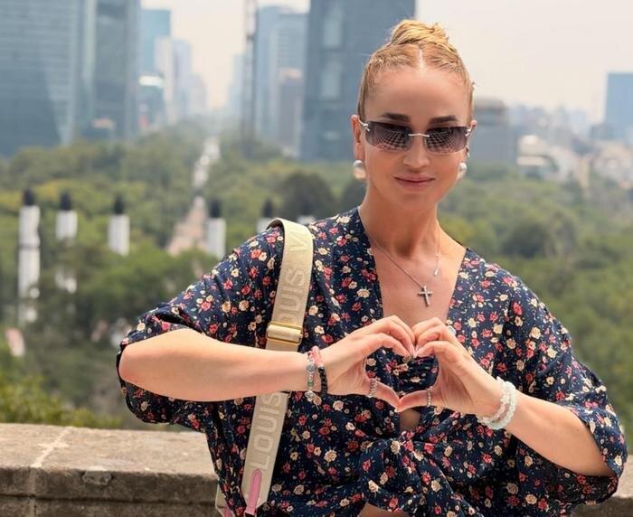 Обложка © Instagram (признан экстремистской организацией и запрещён на территории Российской Федерации)/ buzova86