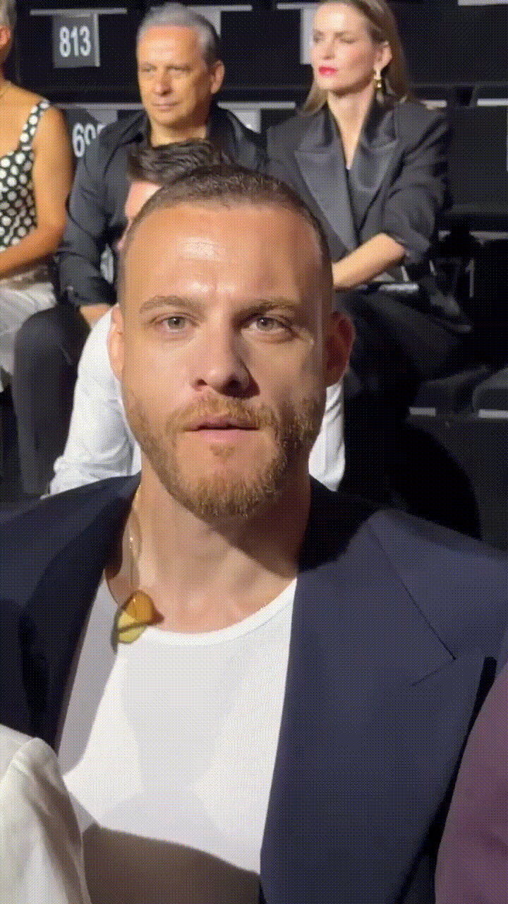 Керем Бюрсин. Милан. На показе мод D&G.