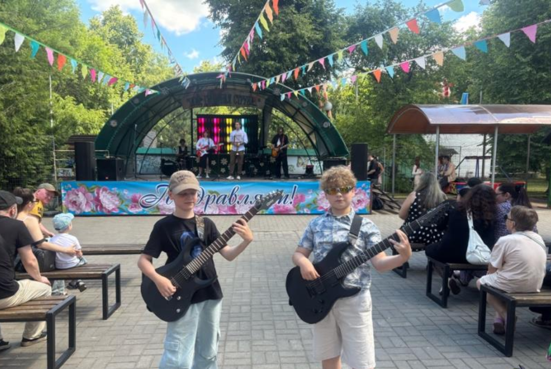   В бобруйском парке культуры и отдыха прошёл конкурс гитаристов «Пой, гитарная струна»